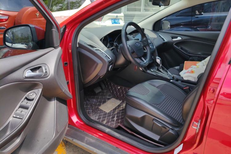 Used Ford Focus 2017 Hatchback EcoBoost 180 Automatic Elite Model Driver Seat