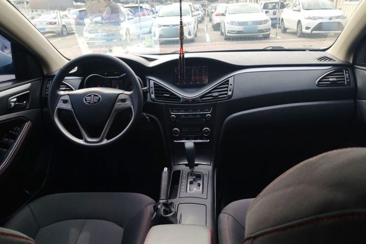 Used Bestune B70 2018 2.0L Automatic Connected Smart Edition Center Console