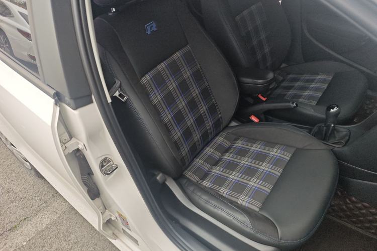 Used Volkswagen Polo 2016 1.4L Manual Fashion Model Right Front Seat