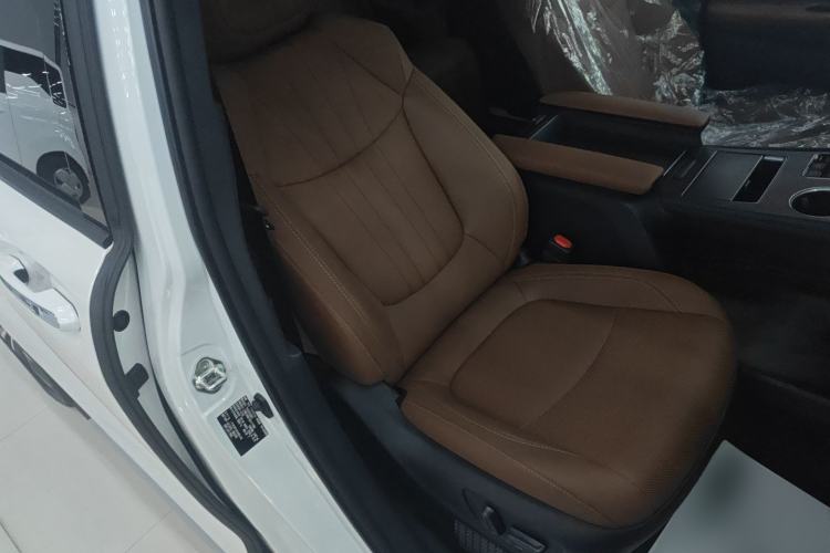 Used Toyota Granvia 2026 Model 2.5L Hybrid Prestige ULTRA Edition