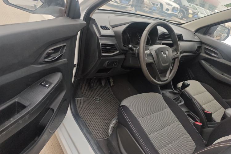 Used Wuling Hongguang 2019 1.5L S Basic Version China VI Standard LAR

