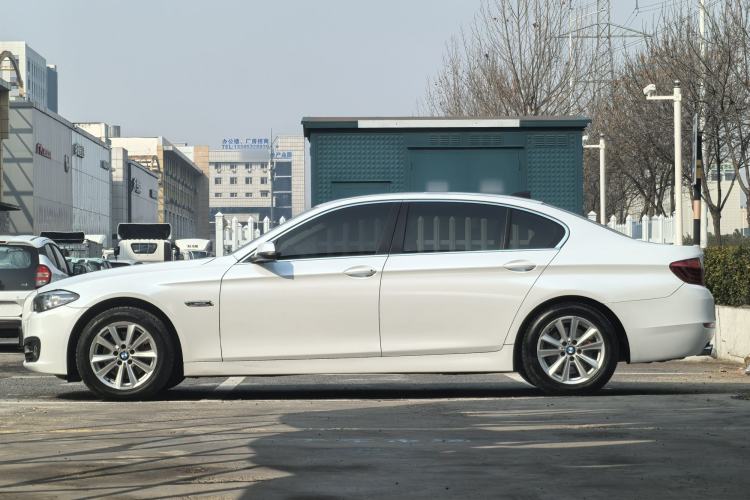 Used BMW 5 Series 2014 520Li Elegant Model
