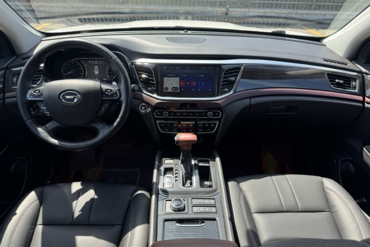 Used GAC Trumpchi GS8 2017 320T Four-Wheel Drive Luxury Smart Connectivity Version (7 Seats) Interior 2