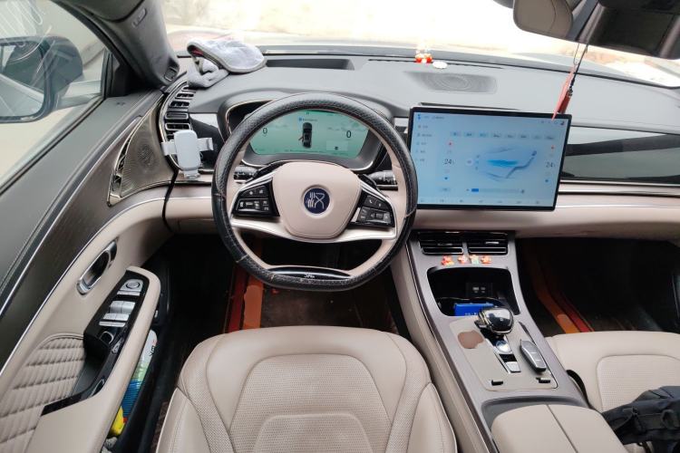 Used BYD Han 2024 EV Glory Edition 610 km All-Wheel Drive "Tian Shen Zhi Jia" Intelligent Driving Model
