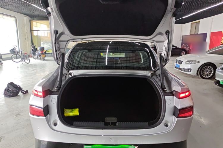 Used XPeng P7 2023 P7i 702 Pro Trunk