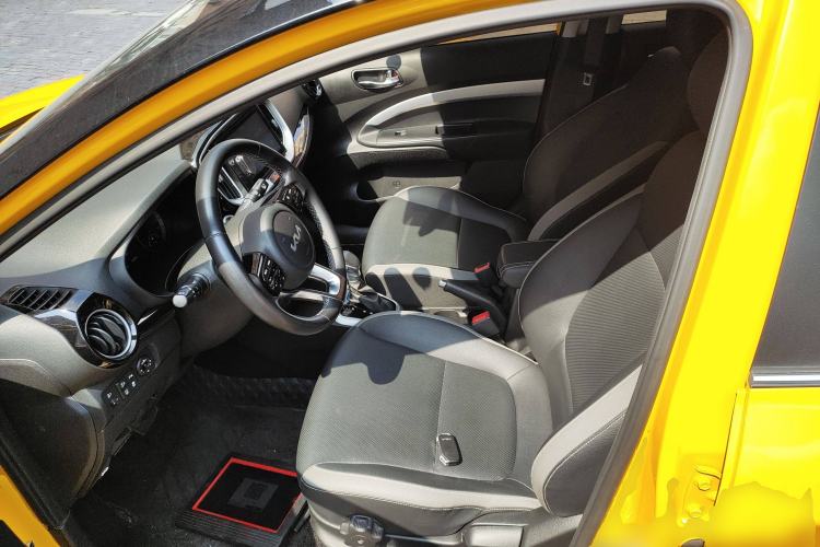 Used Kia kx1 Stonic 2021 1.4L CVT Fun & Sunroof Model
