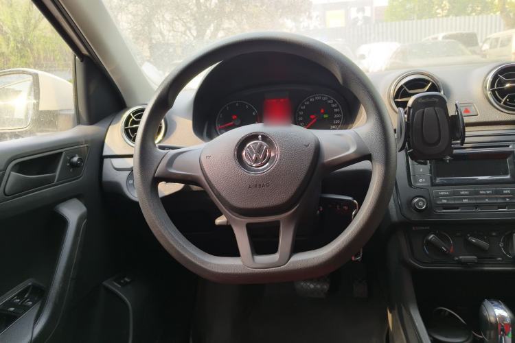 Used Volkswagen Jetta 2017 1.5L Automatic Fashion Model Steering Wheel