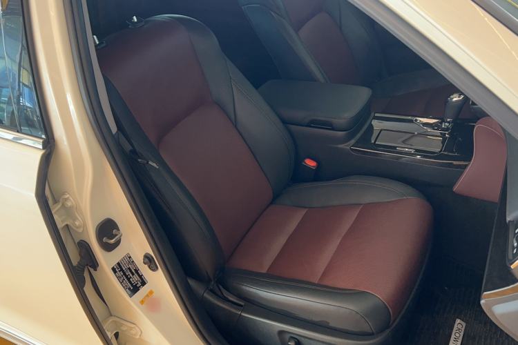 Used Toyota Crown 2018 2.0T Sport Edition
