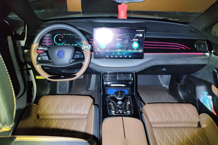 Used BYD Tang New Energy 2021 DM 2.0T Four-Wheel Drive High-Performance Flagship Model Center Console