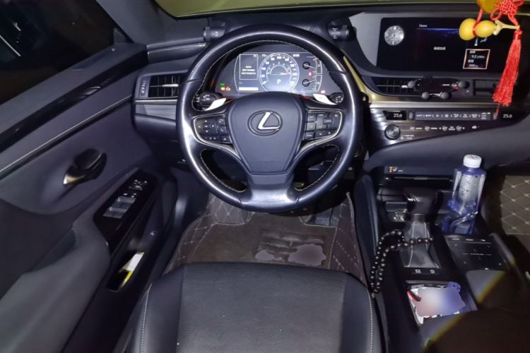 Used Lexus ES 2018 200 Excellence Edition China V Standard
