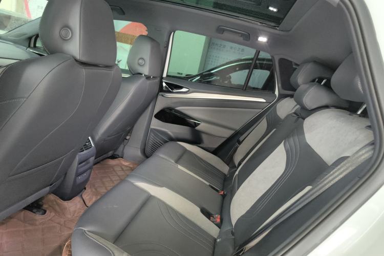 Used Volkswagen ID.4 CROZZ 2022 Long-Range Lite PRO Edition Left Rear Seat