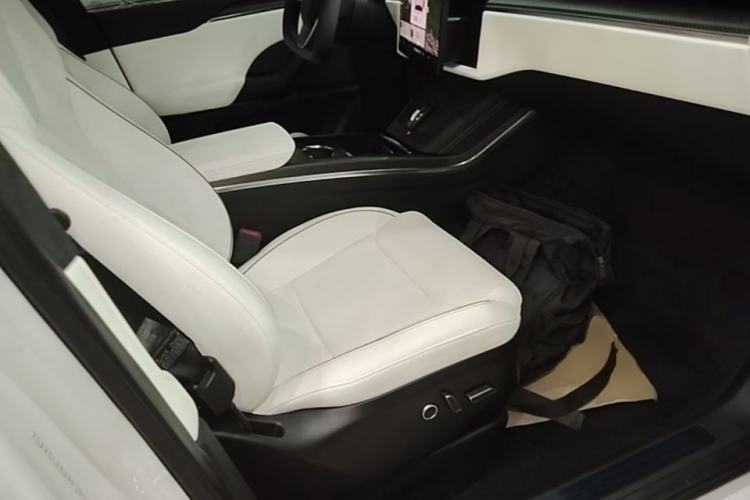 Used Tesla Model X 2023 Three-Motor All-Wheel-Drive Plaid Version
