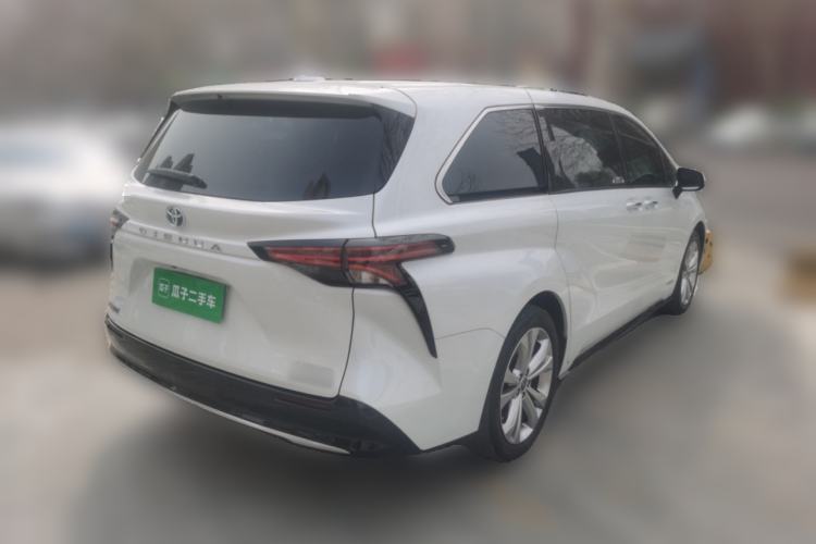 Used Toyota SIENNA 2023 2.5L Hybrid Deluxe Edition Rear Right 45 Deg