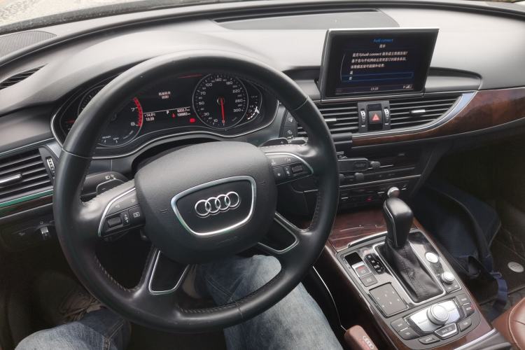 Used Audi A6L 2017 30 FSI Comfort Model Center Console