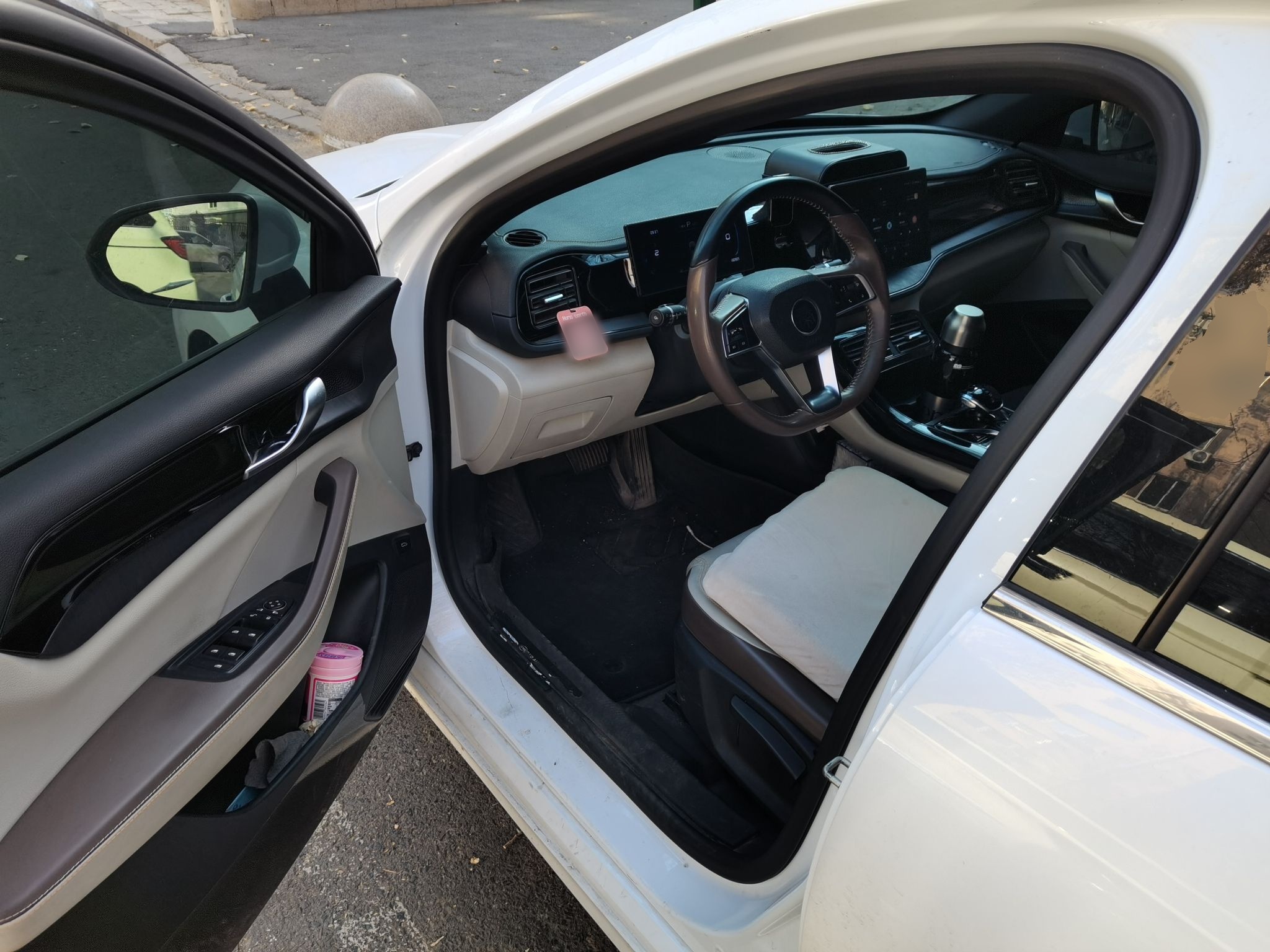 BYD Qin PLUS 2023 Champion Edition DM-i 55KM Leading Model — снимка 16