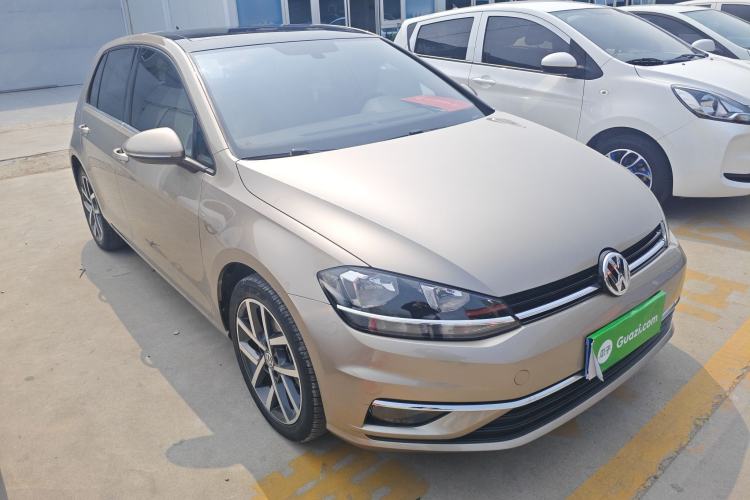 Used Volkswagen Golf 2020 Zhiai Edition 280TSI DSG Luxury Model Front Right 45 Deg