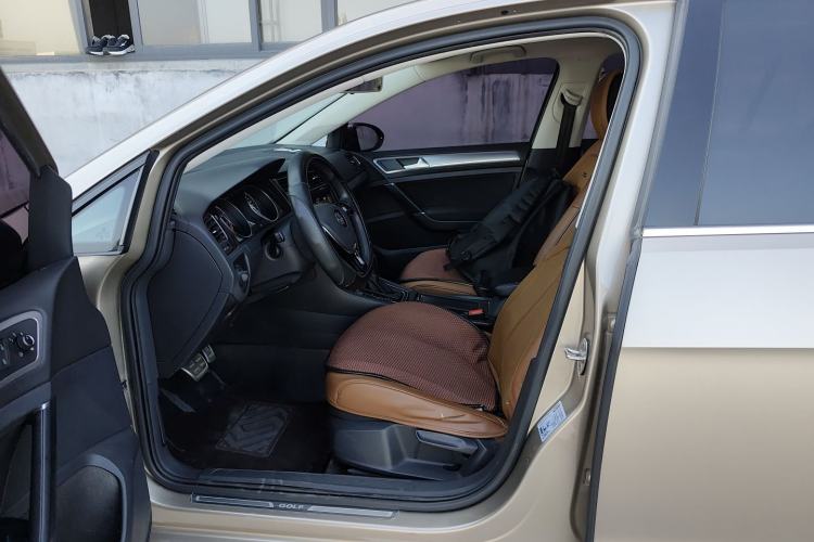 Used Volkswagen Golf 2020 Zhiai Edition 200TSI DSG Comfortable & Ambitious Version Left Front Seat