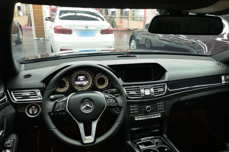 Used Mercedes-Benz E-Class 2015 Restyled E 260 L Sport Edition Center Console