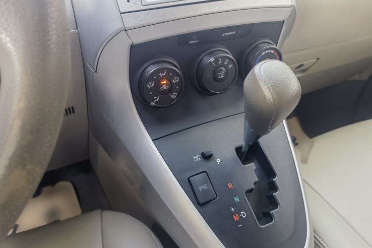 Used Toyota Verso 2014 Starlight 180E CVT Elite Edition