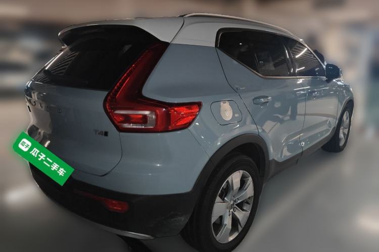 Used Volvo XC40 2019 T4 Four-Wheel Drive Midnight Amazon Blue