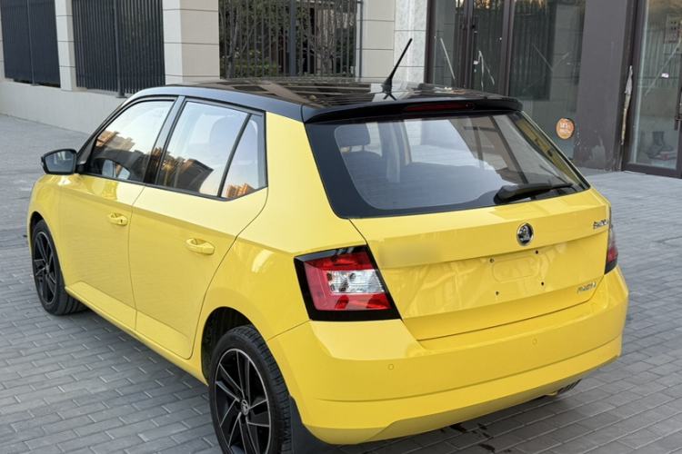 Used Skoda Fabia 2015 1.6L Automatic Sport Edition
