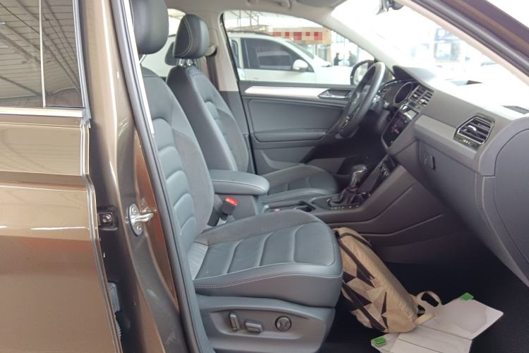 Used Volkswagen Tiguan L 2019 Revised 330TSI Automatic Two-Wheel Drive Smart & Luxury Edition China VI Standard