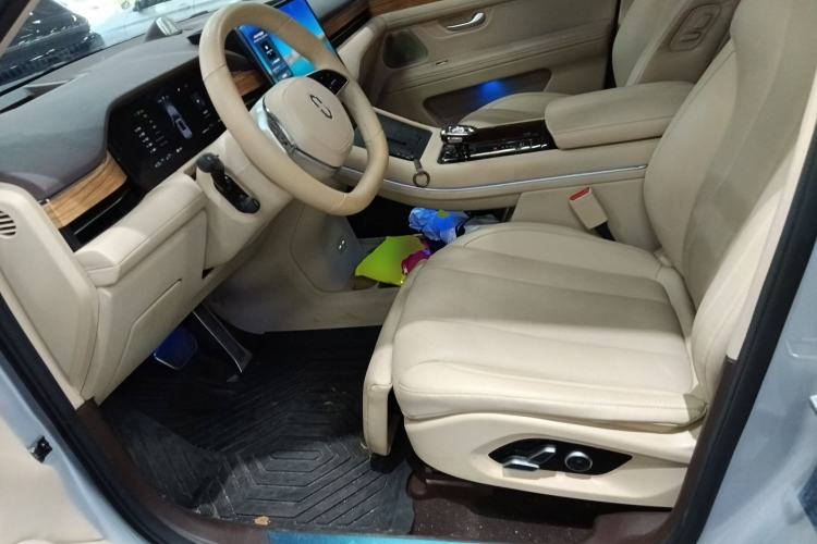 Used Hima AITO M7 2024 1.5T Rear-Drive Plus Version 5 Seats
