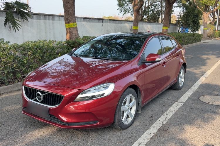 Used Volvo V40 2017 T3 Smart Edition
