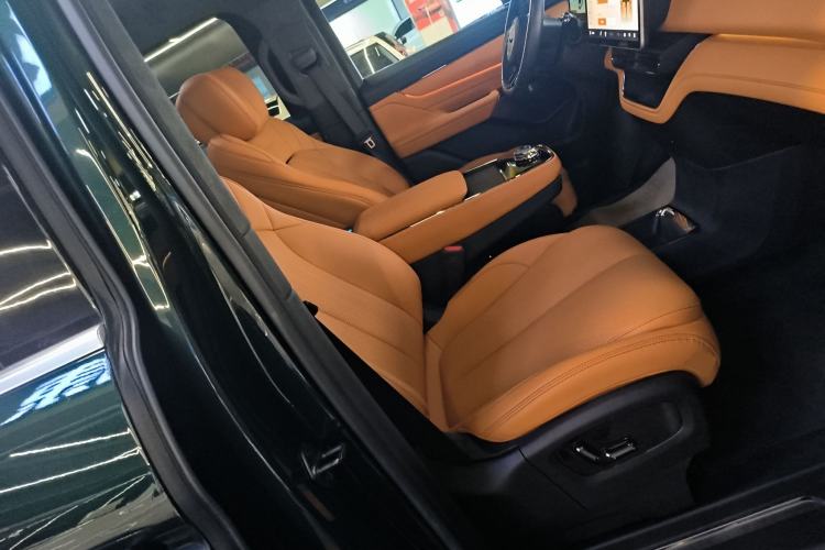 Used Geely Galaxy LEVC L380 2024 140-Degree 6-Seater All-Wheel-Drive Ultra Right Front Seat