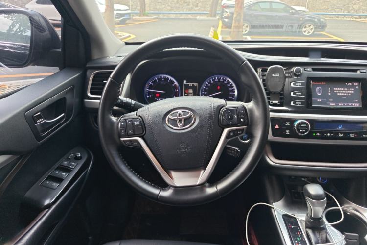 Used Toyota Highlander 2018 2.0T Four-Wheel Drive Luxury Edition 7 Seats China V Emission Standard
