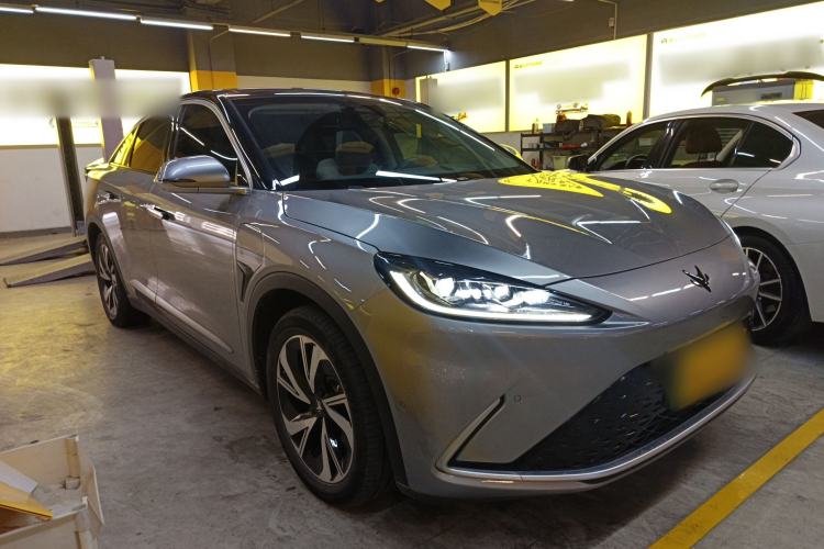 Used ARCFOX Alpha S 2021 708S+ 175kW Front Right 45 Deg