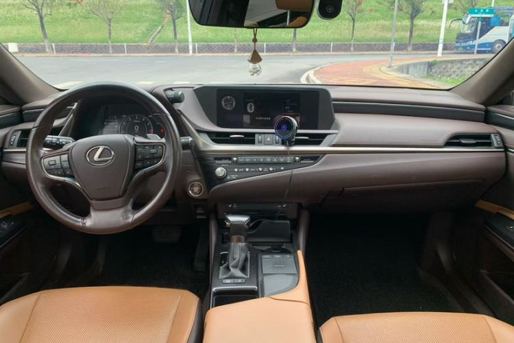 Used Lexus ES 2020 200 Excellence Edition