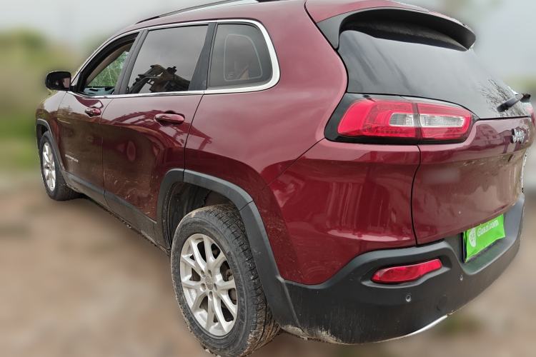 Used Jeep Cherokee 2017 2.0L Superior Edition
