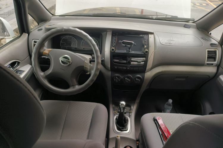 Used Dongfeng Shuaike 2010 1.6L Manual Luxury Edition Center Console