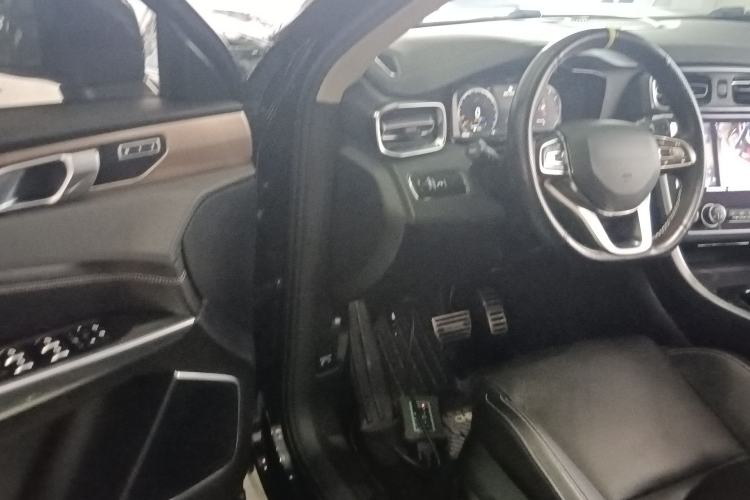 Used Lynk & Co 01 2019 2.0T Two-Wheel-Drive Pro Version China VI Standard Driver Seat