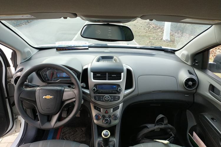 Used Chevrolet Aveo Sonic 2014 Sedan 1.4 SL MT Comfort Edition