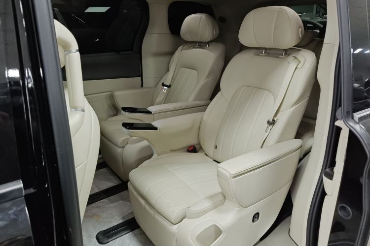 Used VOYAH Dream 2025 PHEV Four-Wheel Drive Excellence Kunpeng Edition Left Rear Seat