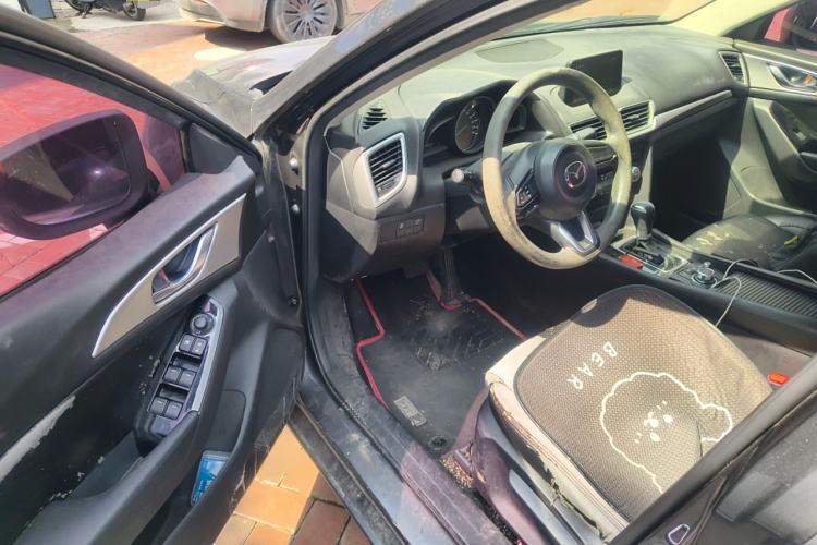 Used Mazda 3 Axela 2017 Sedan 1.5L Automatic Luxury Model China VI Standard Driver Seat