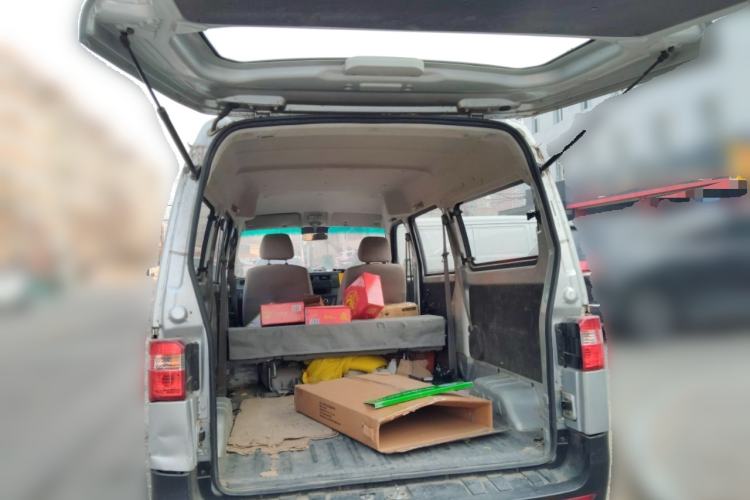 Used Jinbei Hiace X30 2023 1.5L Super-Comfortable Passenger Van 5/6/7-Seater Non-Air-Conditioned Version Model SWC15M