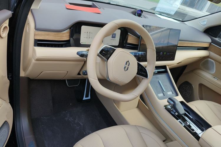 Used Hima AITO M7 2024 1.5T Intelligent Driving Rear-Drive Pro Version 5 Seats Center Console