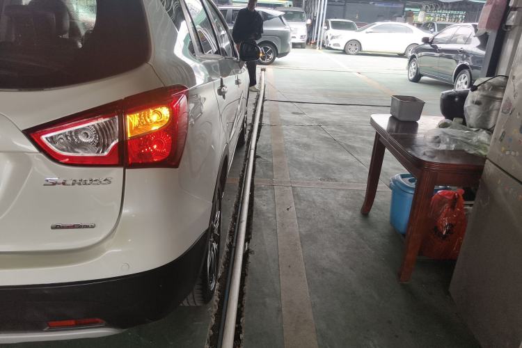 Used Suzuki S-Cross 2014 1.6L CVT Four-Wheel Drive Luxury Version
