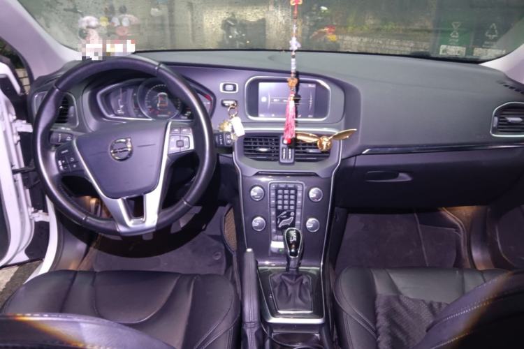 Used Volvo V40 2019 T3 Zhiyi Edition