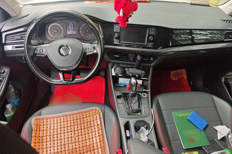 Used Volkswagen Bora 2020 1.5L Automatic Comfort Model Center Console