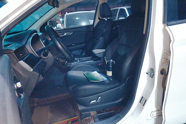 Used Sinotruk VGV U70 2020 1.5T Automatic Smart Luxury 7-Seater
