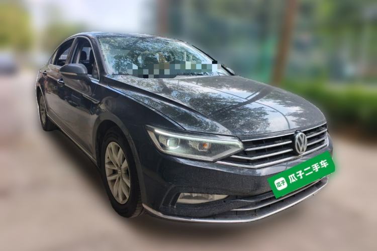 Used Volkswagen Magotan 2020 280TSI DSG Comfort Edition Front Right 45 Deg