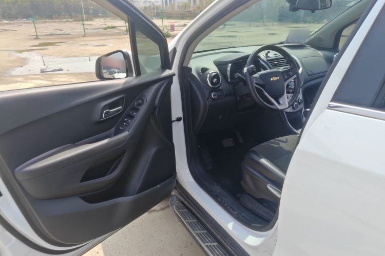 Used Chevrolet Trax 2016 1.4T Automatic Two-Wheel Drive Luxury Version Driver Seat