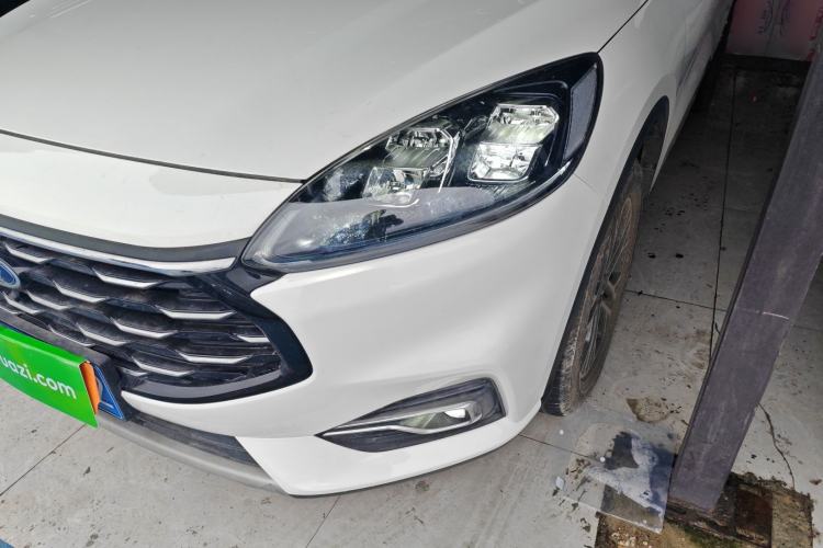 Used Ford Escape 2020 EcoBoost 245 Two-Wheel-Drive Titanium Edition
