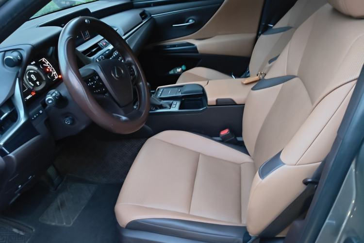 Used Lexus ES 2020 300h Premier Edition