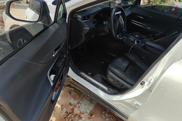 Used Toyota Venza 2023 2.5L Smart Electric Hybrid Dual-Drive Prestige Version Driver Seat