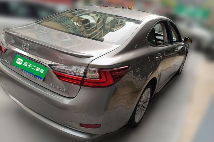 Used Lexus ES 2017 200 30th Anniversary Edition Rear Right 45 Deg